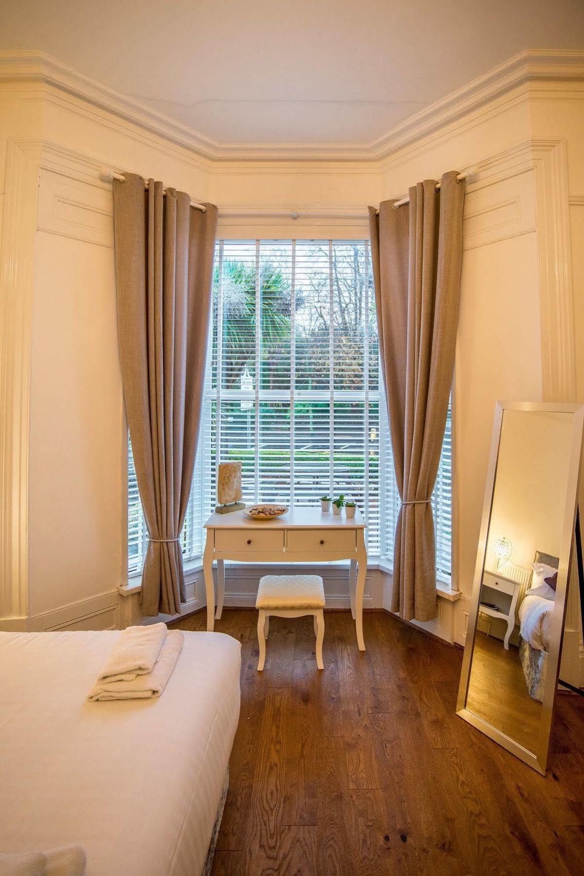The White House By Bodacious! Swansea Extérieur photo